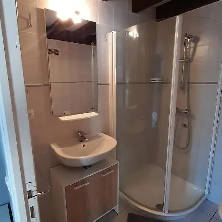 아파트 Sur A 500 M De La N 1 *